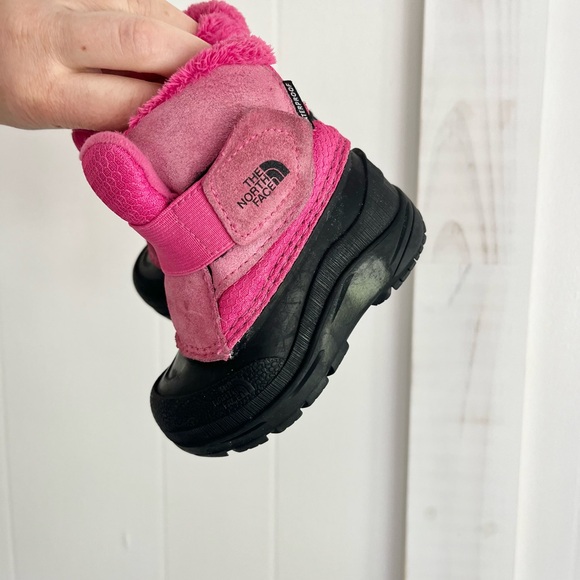 The North Face Snow Boots size 5 toddler - Picture 4 of 6